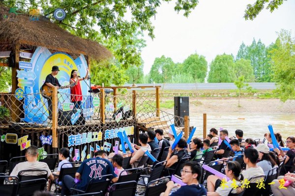 涌融优配 浙江安吉县总工会为青年职工送清凉、送欢乐、送服务